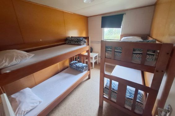 backpacker room